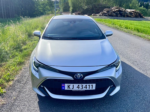 Toyota Corolla 2 of 30
