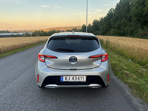 Toyota Corolla 5 of 30