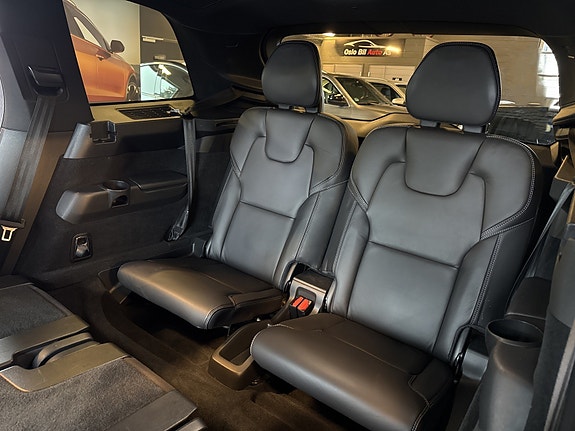 Volvo XC90 18 of 30