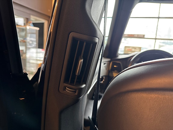 Volvo XC90 25 of 30