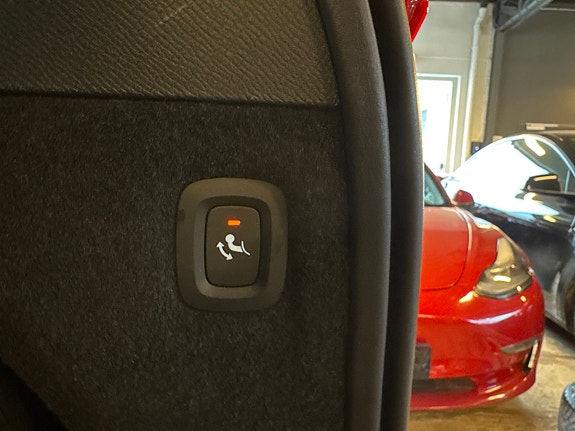 Volvo XC90 11 of 30
