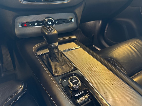 Volvo XC90 21 of 30