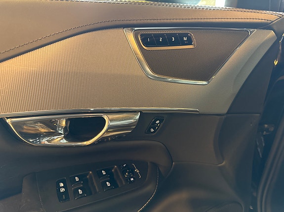 Volvo XC90 27 of 30