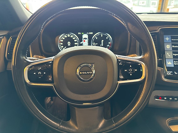 Volvo XC90 23 of 30