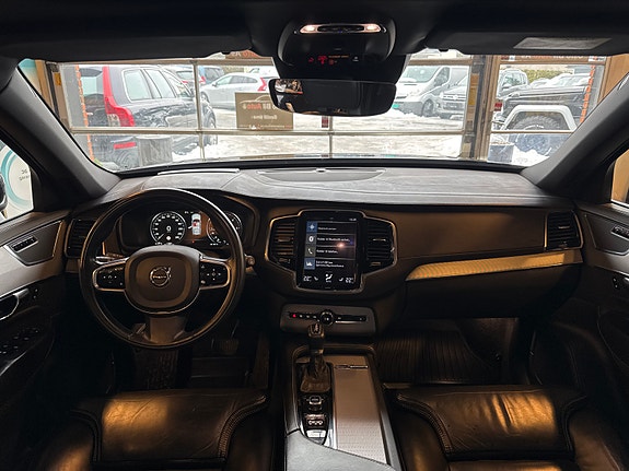 Volvo XC90 19 of 30