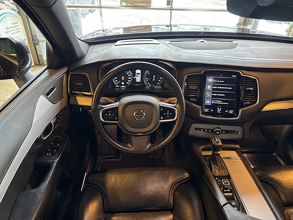 Volvo XC90 20 of 30