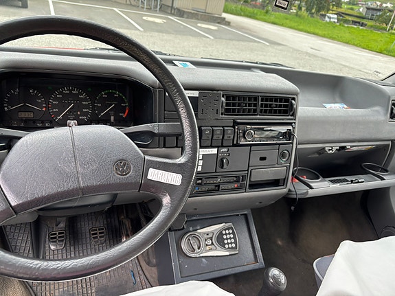 Volkswagen Multivan 8 of 8