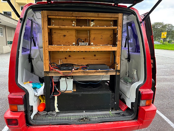 Volkswagen Multivan 3 of 8
