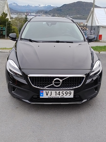 Volvo V40 Cross Country 3 of 5