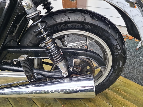 Suzuki GS 400 6 of 13