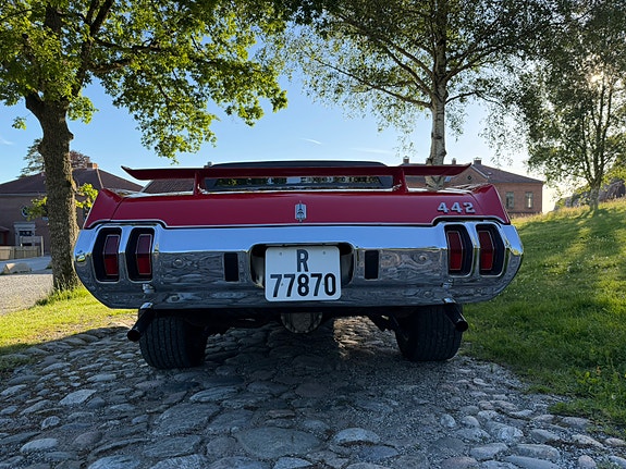 Oldsmobile Cutlass 4 of 5