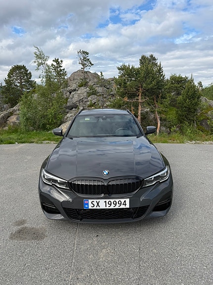 BMW 330e 2 of 5