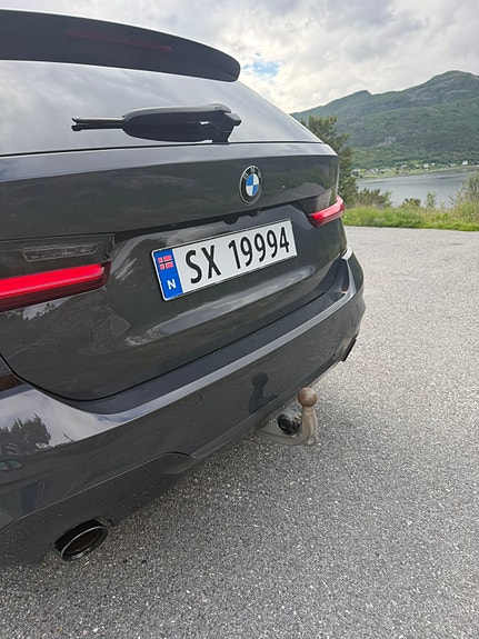 BMW 330e 5 of 5
