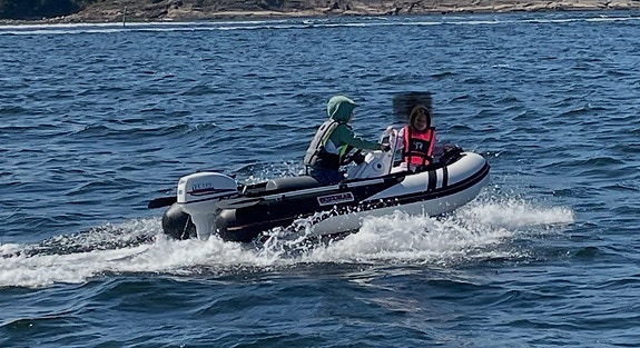 Suzumar 270 med rattkonsoll og Yamaha 9,9 (15) 2 of 5