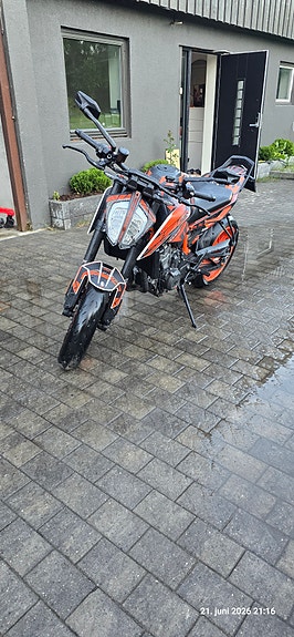 KTM 890 Duke R 2 of 21