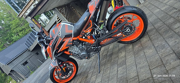 KTM 890 Duke R 14 of 21