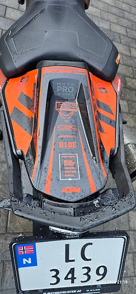 KTM 890 Duke R 13 of 21