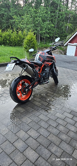 KTM 890 Duke R 5 of 21