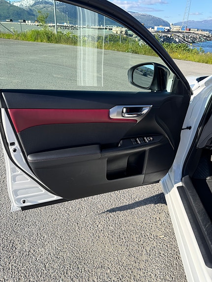Lexus CT200h 21 of 26