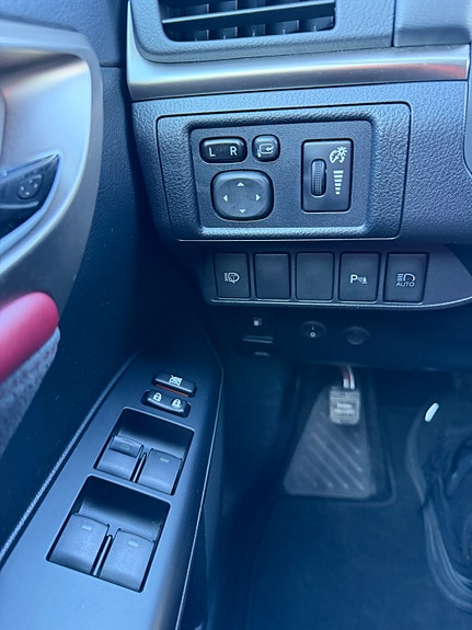 Lexus CT200h 8 of 26
