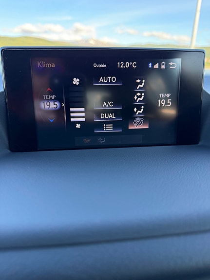 Lexus CT200h 3 of 5