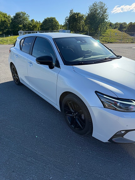 Lexus CT200h 4 of 26