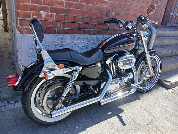 Harley-Davidson XL 1200C Custom Sportster med lav km-stand 2 of 5