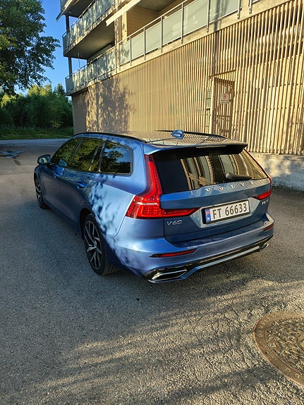 Volvo V60 4 of 5