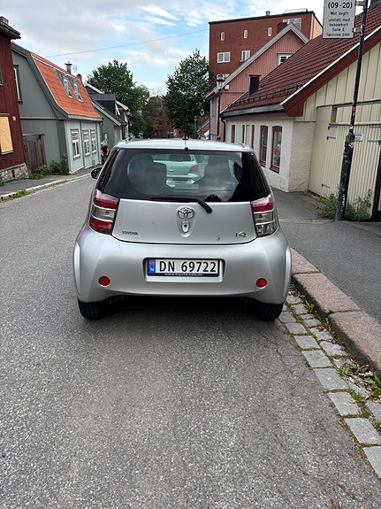 Toyota IQ 5 of 5