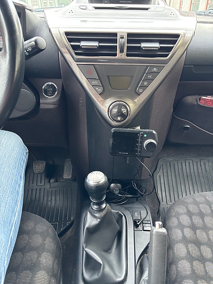 Toyota IQ 11 of 17