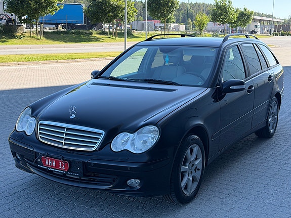 Mercedes-Benz C240 4 of 28