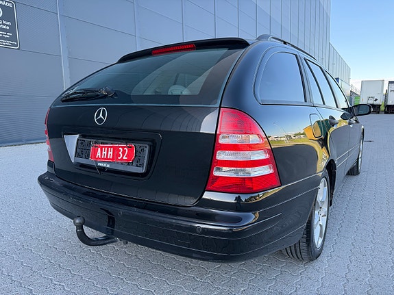 Mercedes-Benz C240 7 of 28