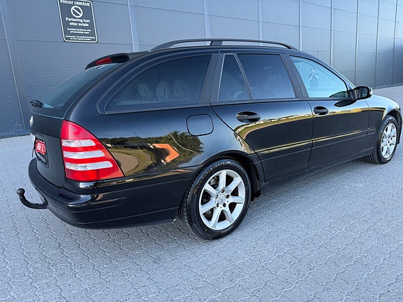 Mercedes-Benz C240 8 of 28