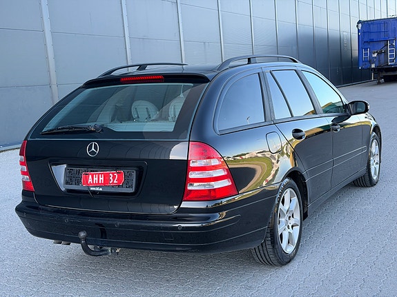 Mercedes-Benz C240 9 of 28