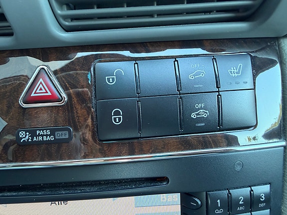 Mercedes-Benz C240 26 of 28