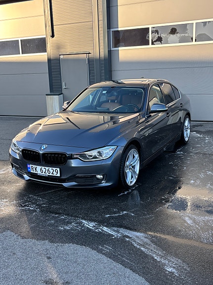 BMW 320d 4 of 30