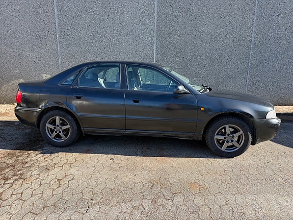 Audi A4 4 of 30