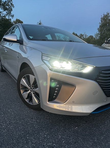 Hyundai IONIQ 2 of 5
