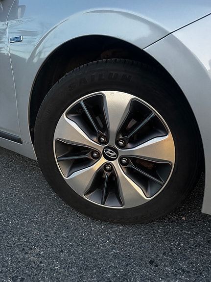 Hyundai IONIQ 3 of 5