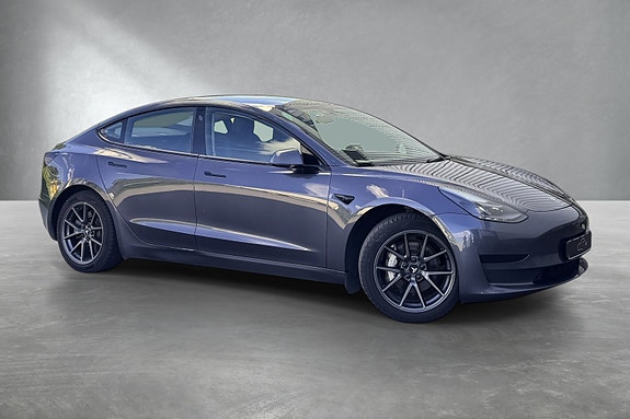 Tesla Model 3 4 of 14