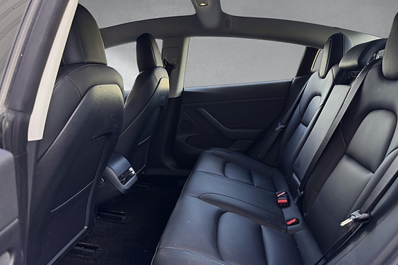 Tesla Model 3 12 of 14