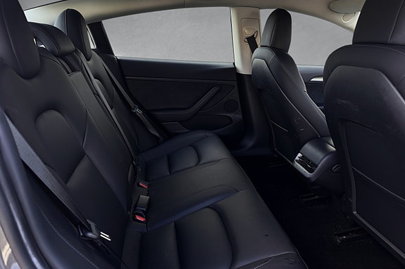 Tesla Model 3 13 of 14