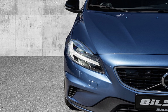 Volvo V40 4 of 5