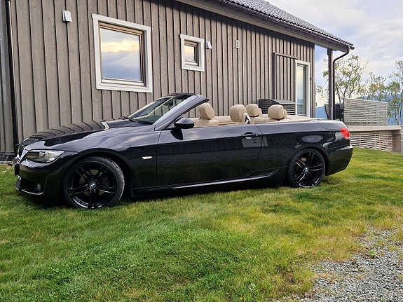 BMW 320i 2 of 2