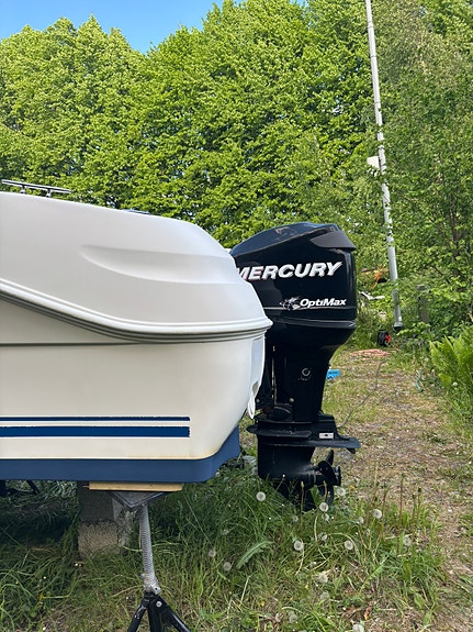 QuickSilver 640 pilothouse 5 of 5