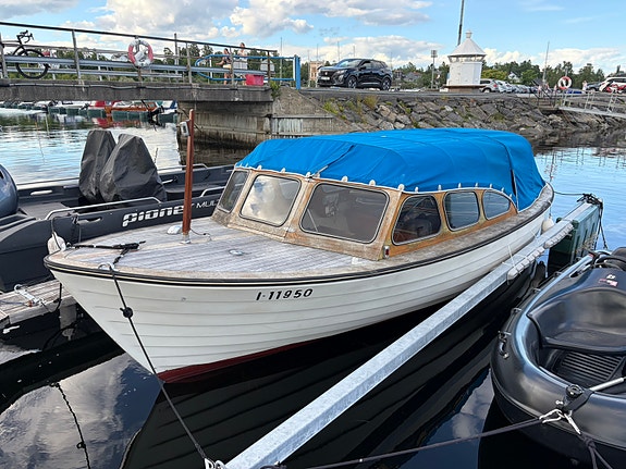 Drømmebåten . Polar 22 m/  indskjerm av tre. 2 of 5