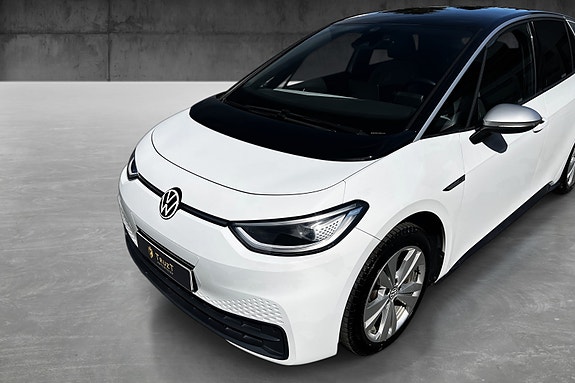 Volkswagen ID.3 3 of 5
