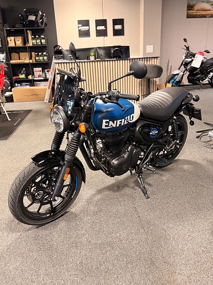 Royal Enfield HNTR 350 3 of 5