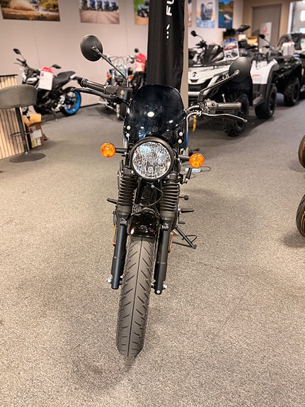 Royal Enfield HNTR 350 2 of 5