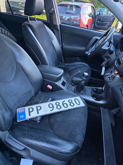 Toyota RAV4 10 of 15